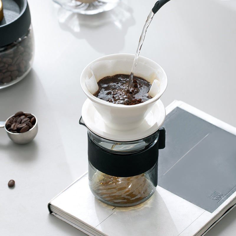 Minimal travel drip coffee maker