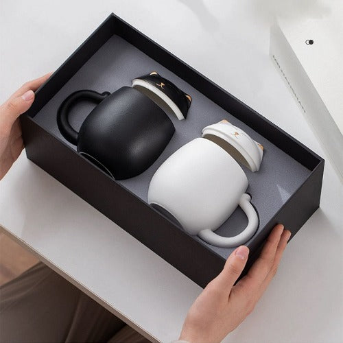 Black and white cat tea mug set