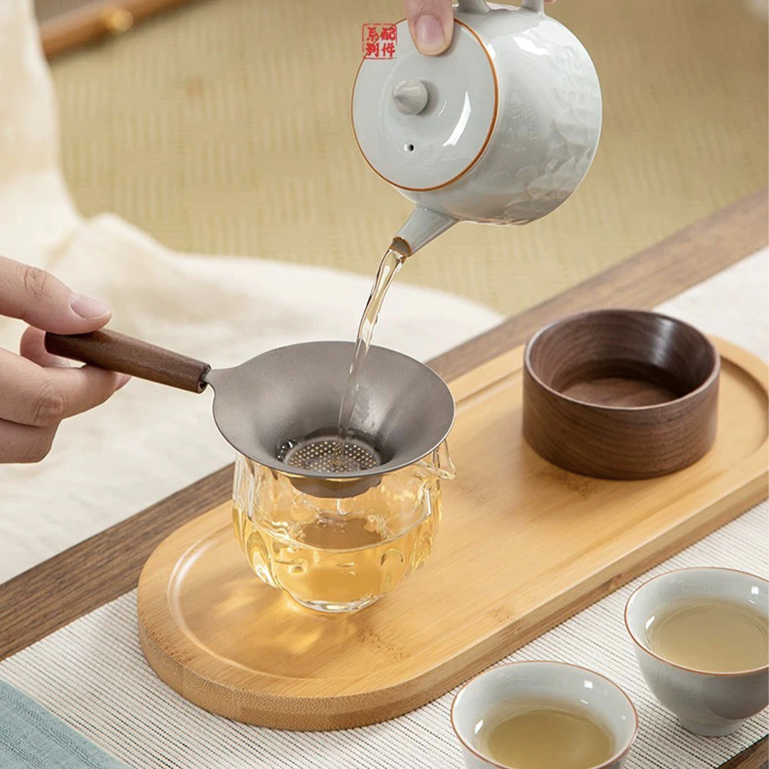 Pass Through - Tea strainer with holder | Tea filter