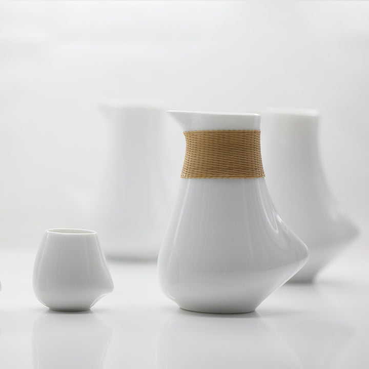 Ensemble de saké confortable tressé à la main de 3 | 1 bouteille de saké 2 tasses 1 coffret cadeau | Ensemble saki en céramique de style japonais | cadeau de mariage/anniversaire