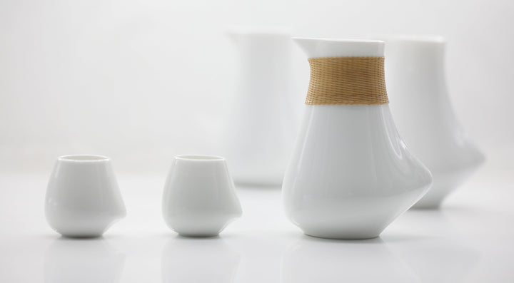 Ensemble de saké confortable tressé à la main de 3 | 1 bouteille de saké 2 tasses 1 coffret cadeau | Ensemble saki en céramique de style japonais | cadeau de mariage/anniversaire