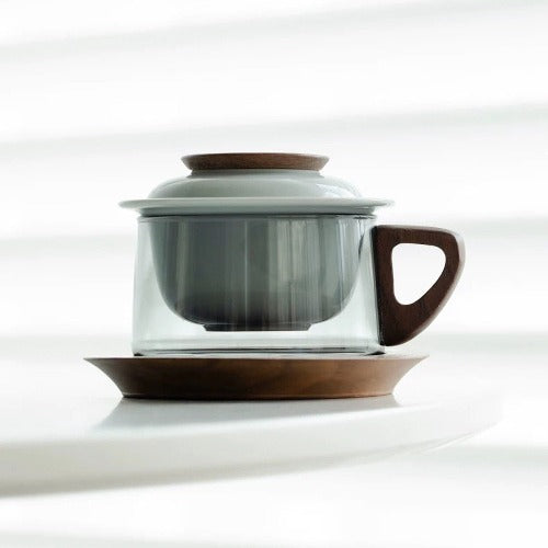 Glass coffee mug with infuser