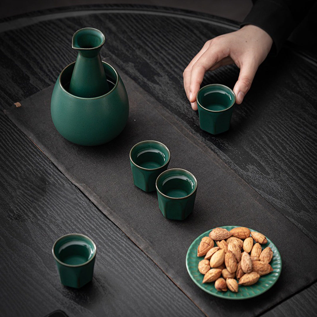 Vintage Japanese sake set with warmer  | Dining decor - Teaware Space