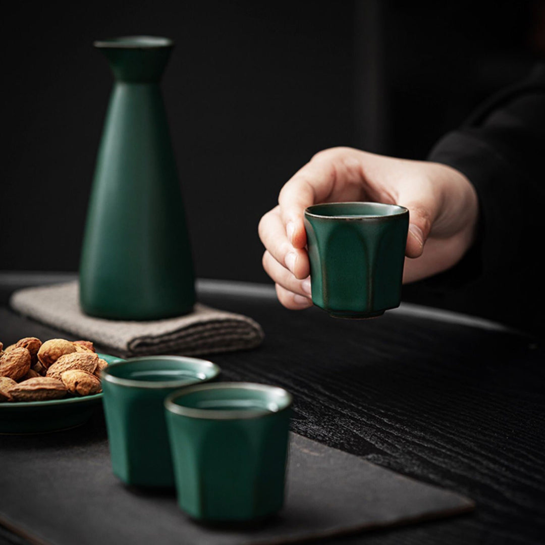 Vintage Japanese sake set with warmer  | Dining decor - Teaware Space