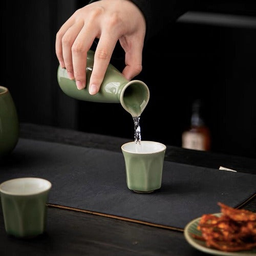 Japanese Vintage sake set with warmer - Teaware Space