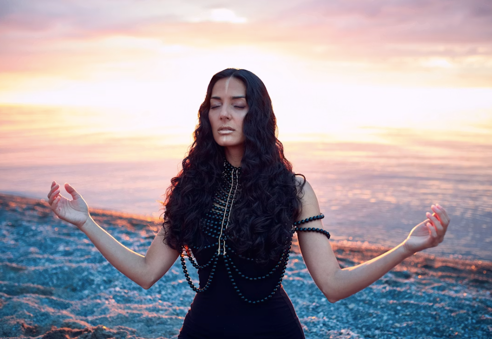 Women After 30: Keep Yourself to Yourself