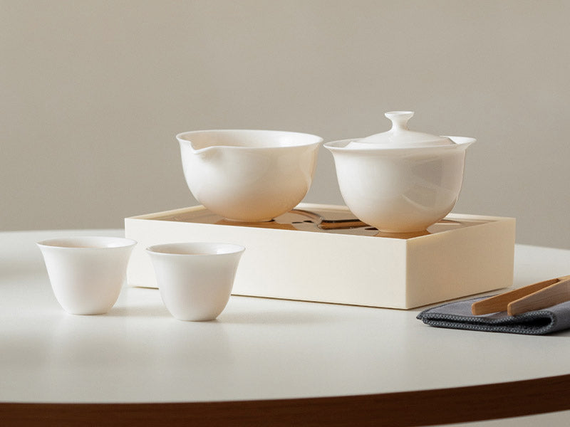 Mindful Thanksgiving Gifts 2026: Tea, Coffee & Sake Sets That Bring Us Closer
