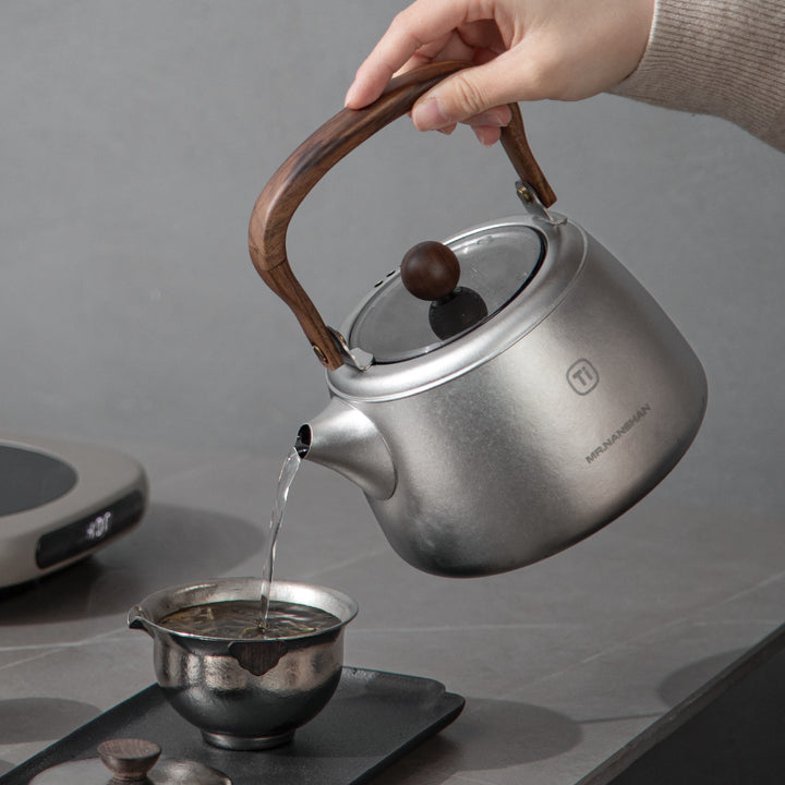 Free Soul - Titanium stovetop kettle with wooden holder - Teaware Space