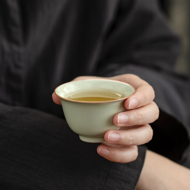 Petal Days - Personalized travel tea set for four