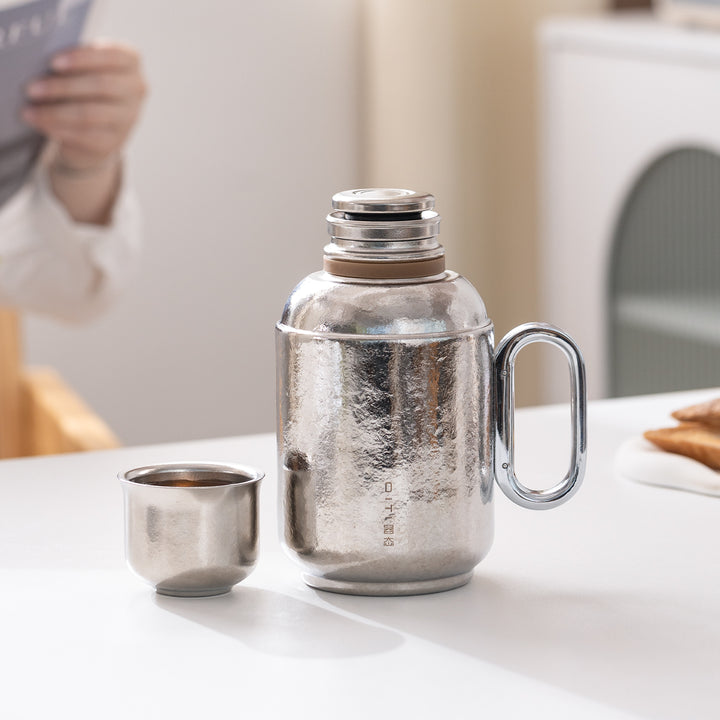 Substantial - 800ml Silvert Titanium Thermos