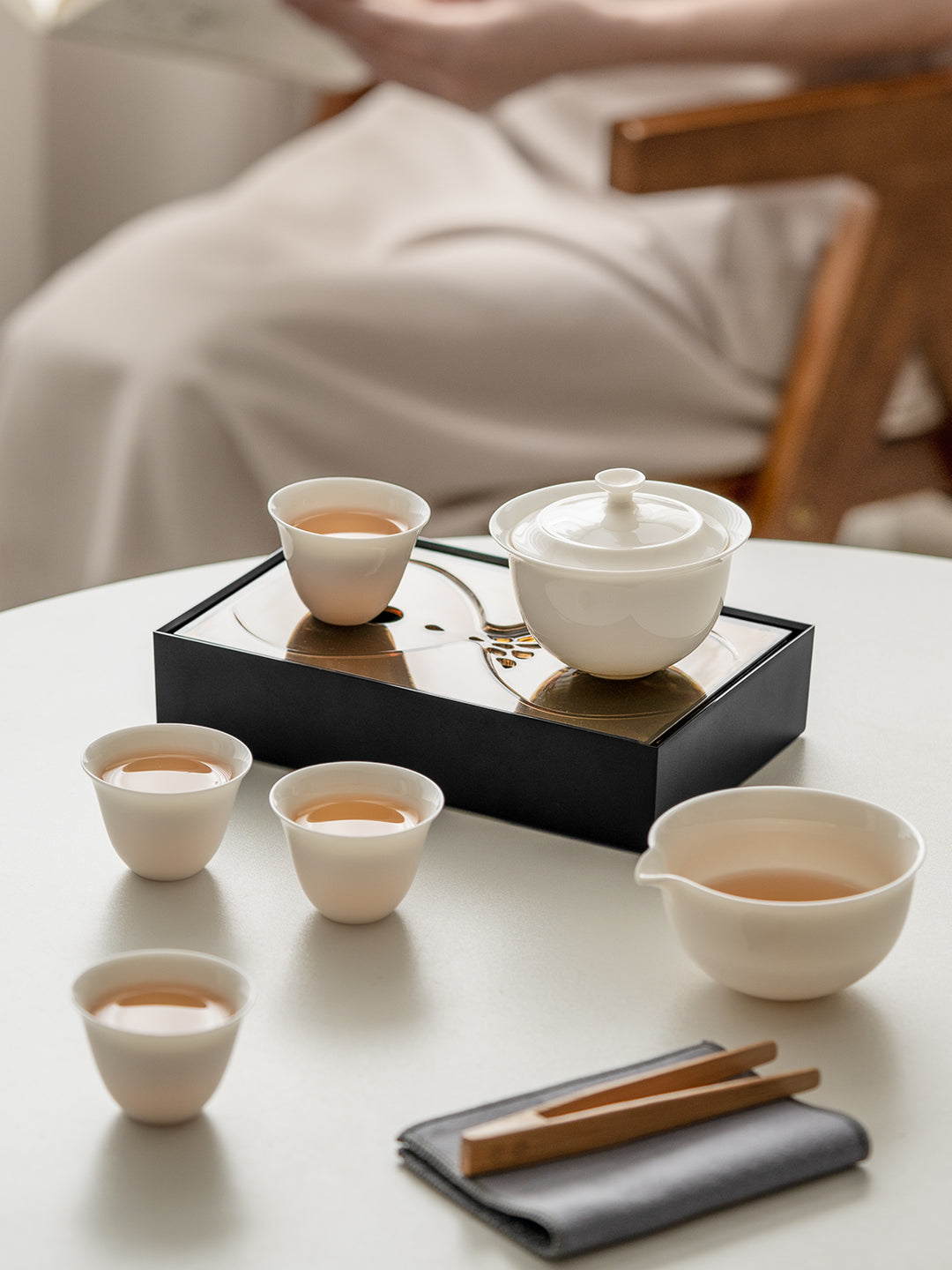 Returning Clouds - Smart Design Gaiwan Tea Set with Convertible Tray