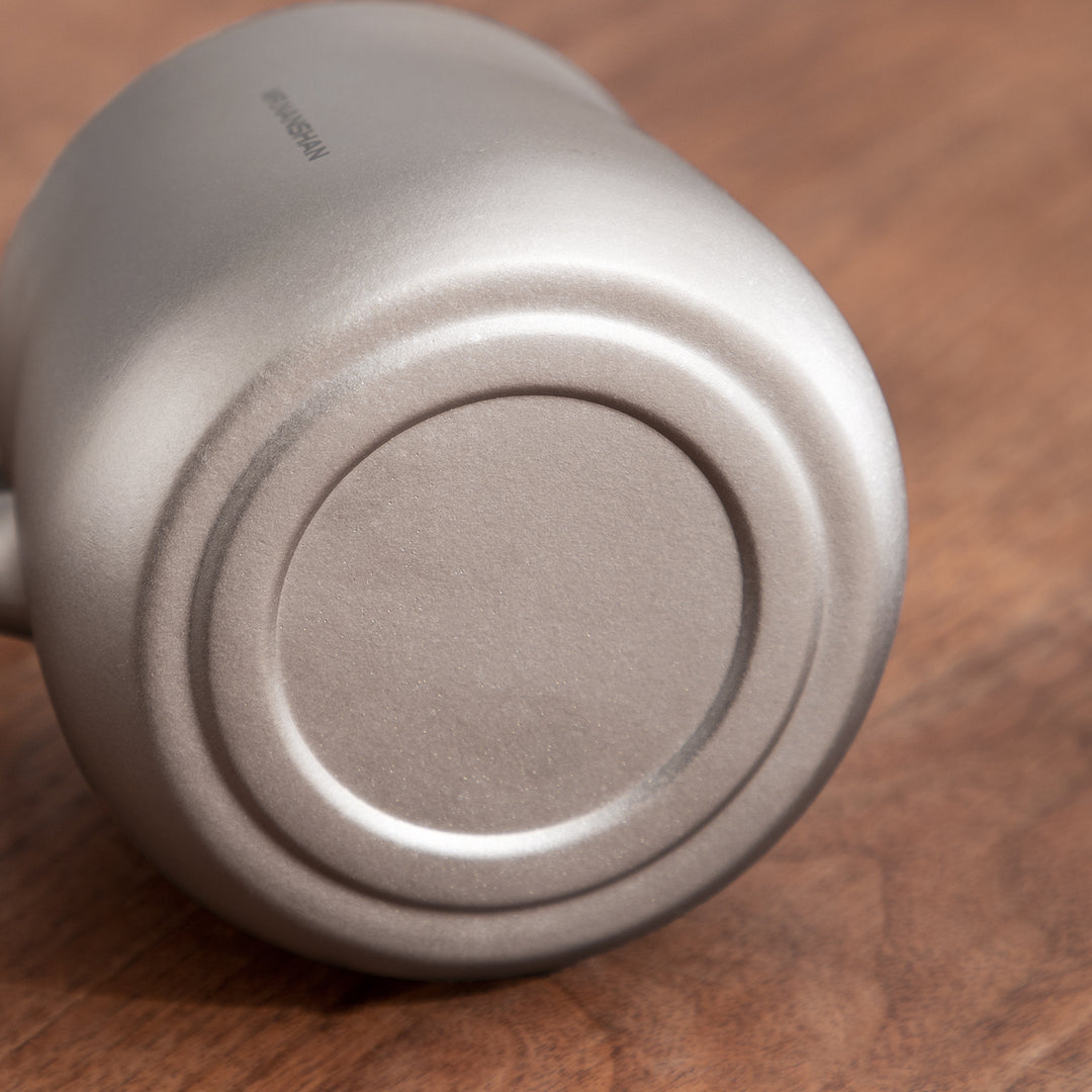 Right moment - Pure Titanium teapot with top handle
