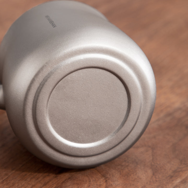 Right moment - Pure Titanium teapot with top handle