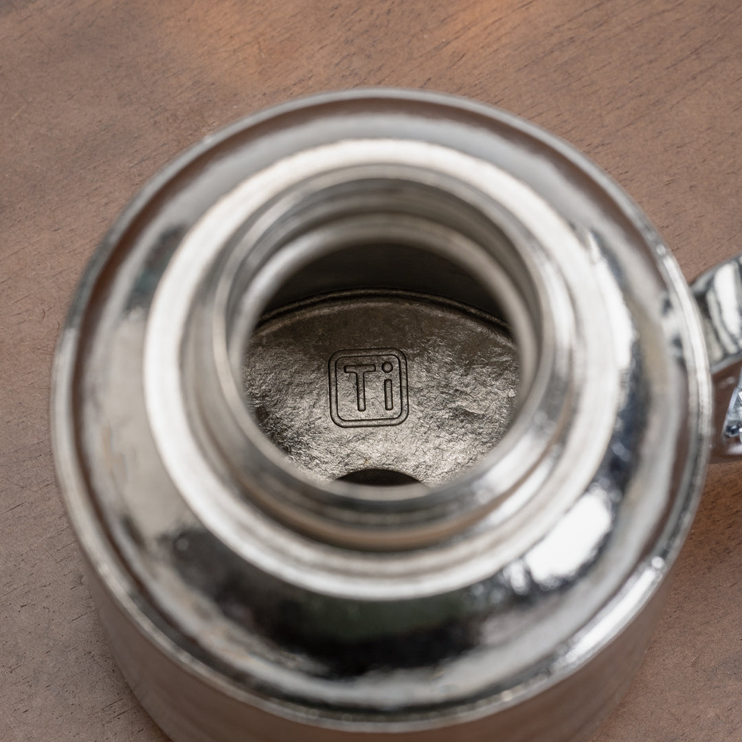 Substantial - 800ml Silvert Titanium Thermos
