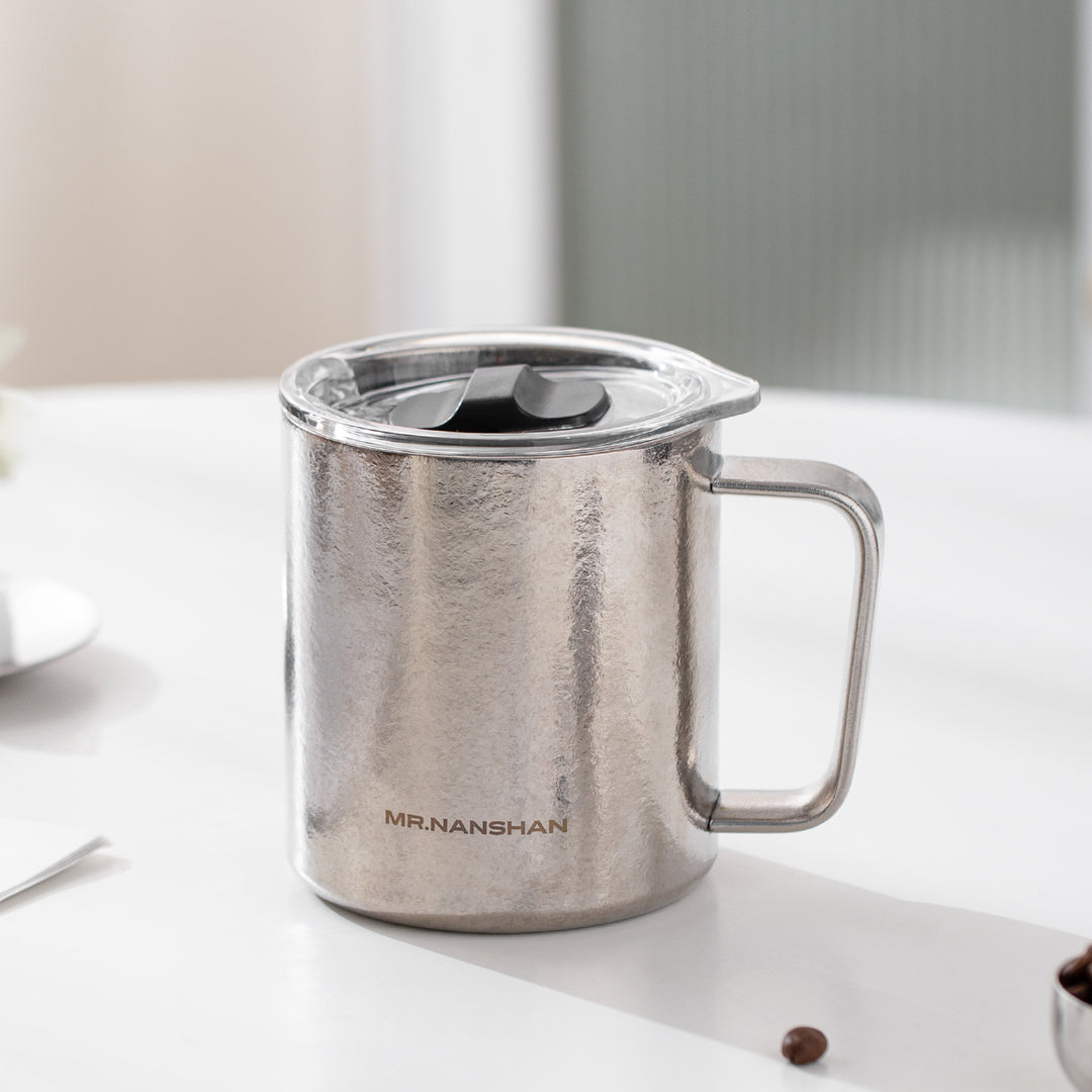 Enjoy - Pure Titanium mug with lid for coffee and tea