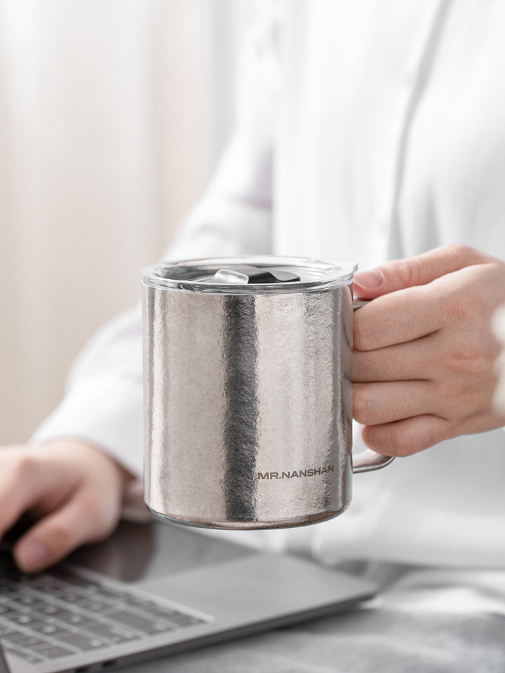 Enjoy - Pure Titanium mug with lid for coffee and tea