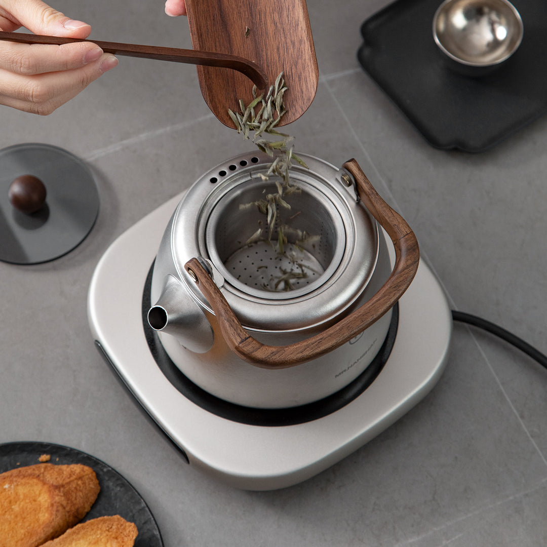 Free Soul - Titanium stovetop kettle with wooden holder - Teaware Space