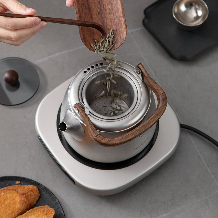 Free Soul - Titanium stovetop kettle with wooden holder - Teaware Space