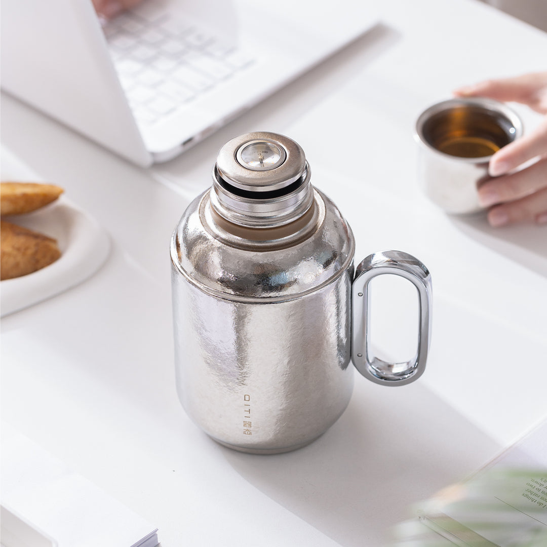 Substantial - 800ml Silvert Titanium Thermos