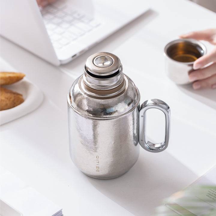 Substantial - 800ml Silvert Titanium Thermos
