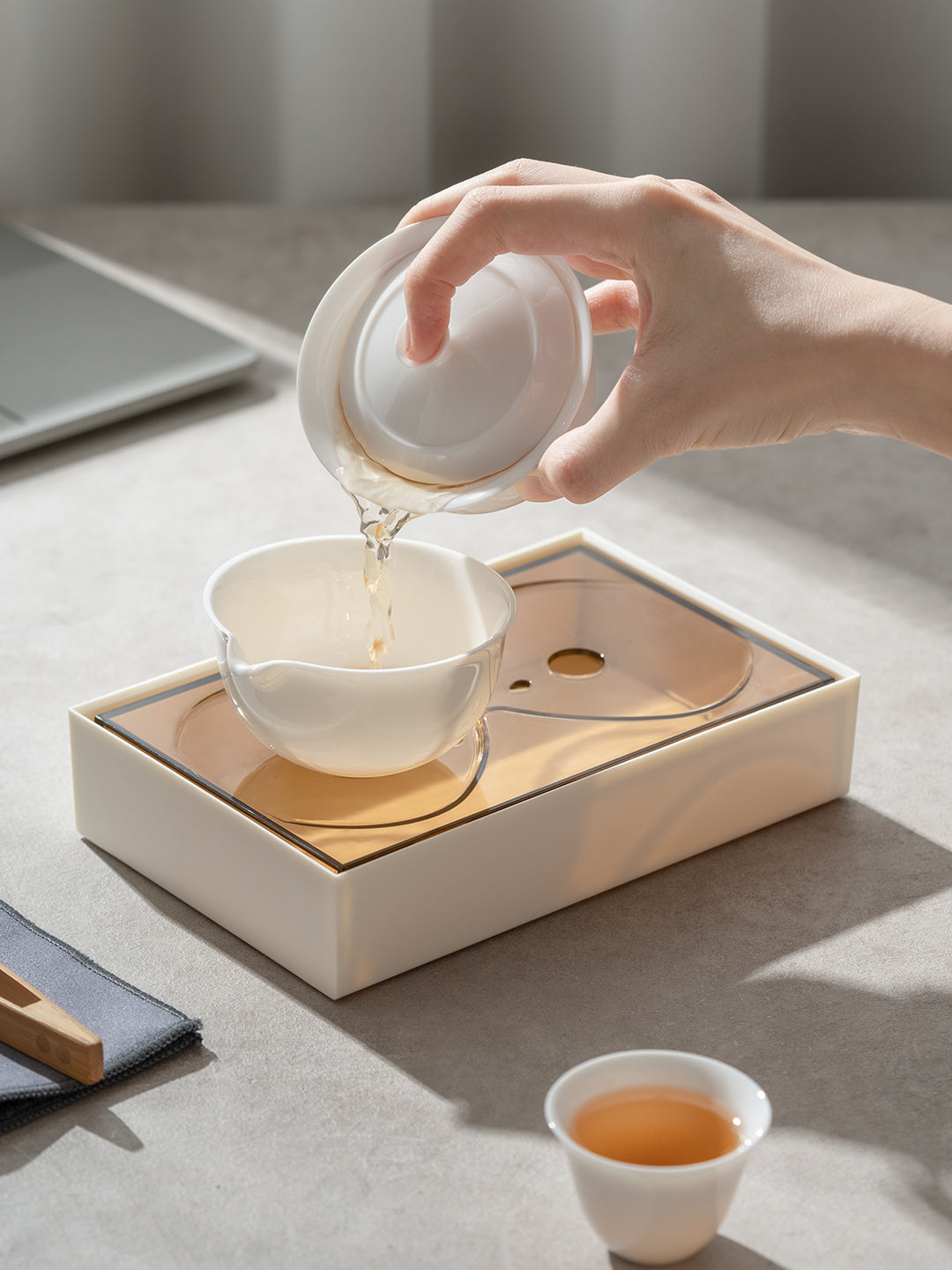 Returning Clouds - Smart Design Gaiwan Tea Set with Convertible Tray