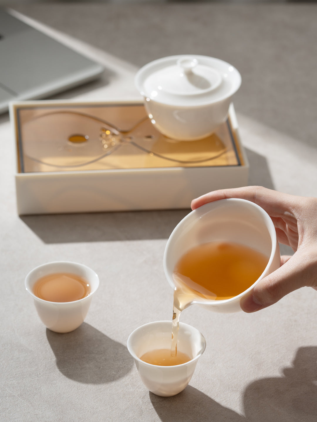 Returning Clouds - Smart Design Gaiwan Tea Set with Convertible Tray