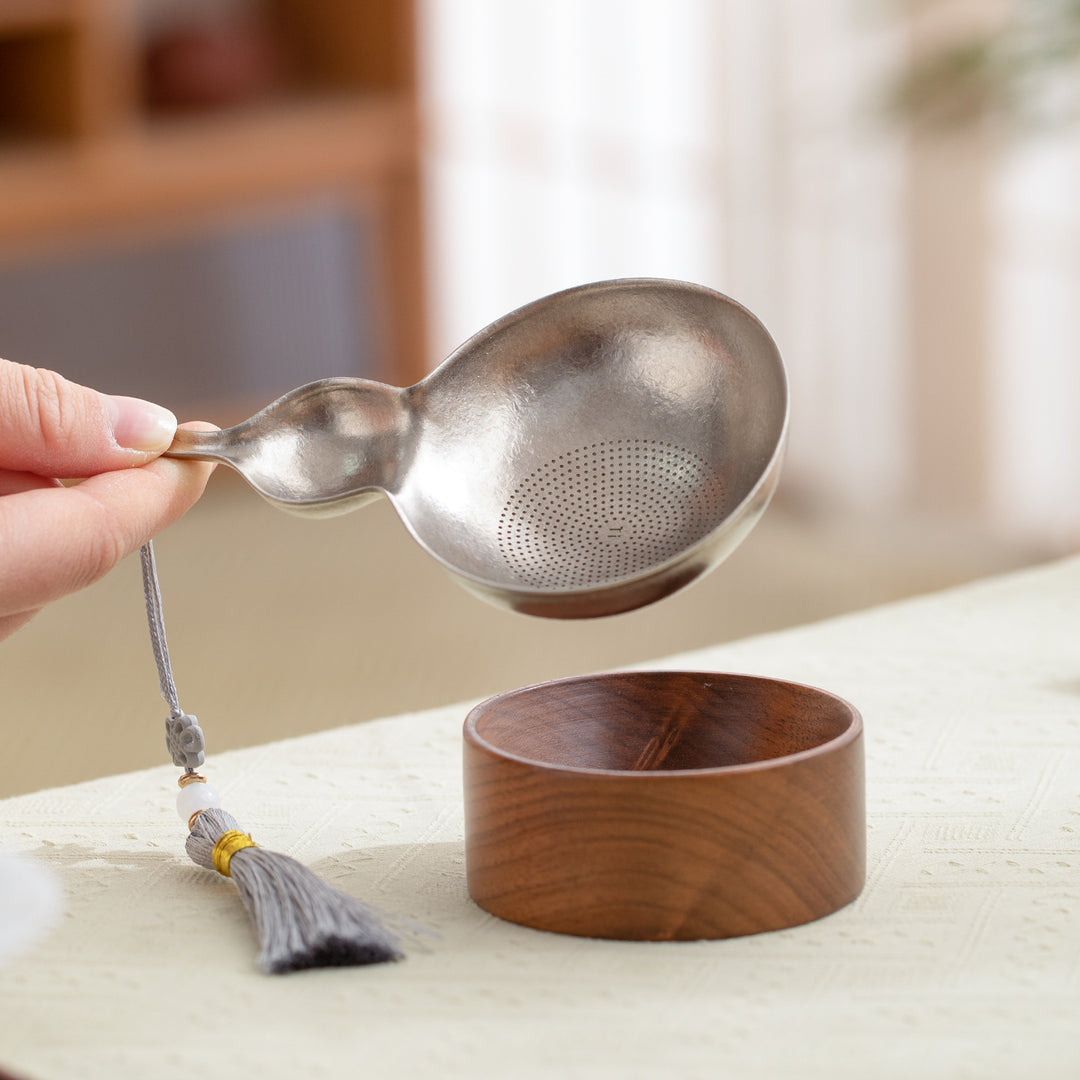 Gourd Gharm - Titanium tea strainer with holder set | Tea filter - Teaware Space