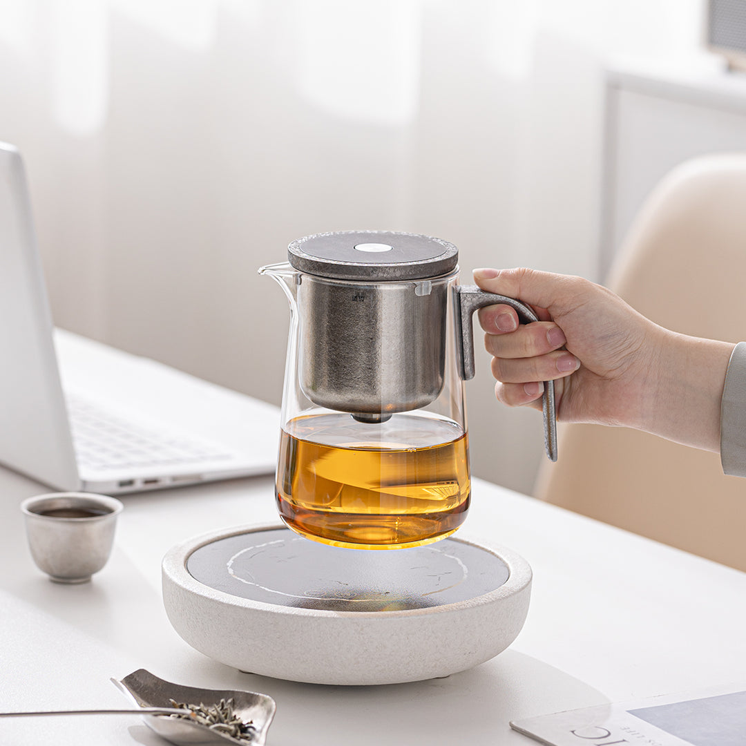 Flowing | Titanium and glass one-touch-teapot