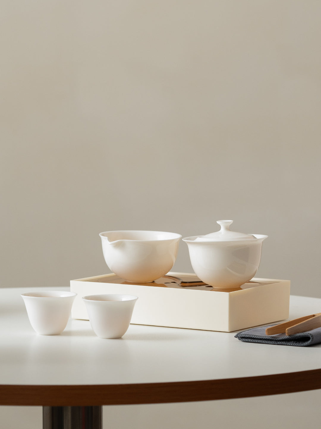 Returning Clouds - Smart Design Gaiwan Tea Set with Convertible Tray