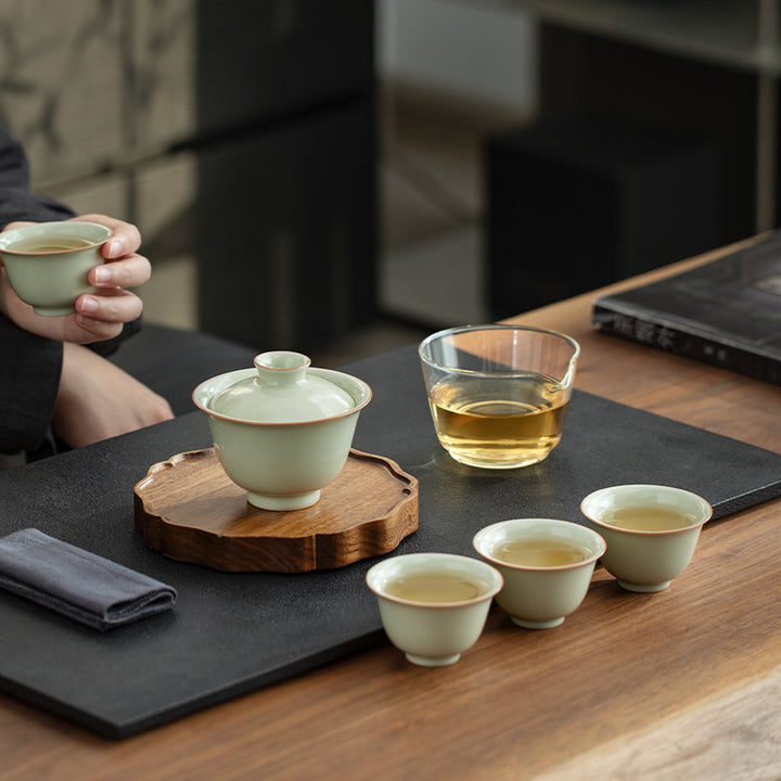 Petal Days - Personalized travel tea set for four