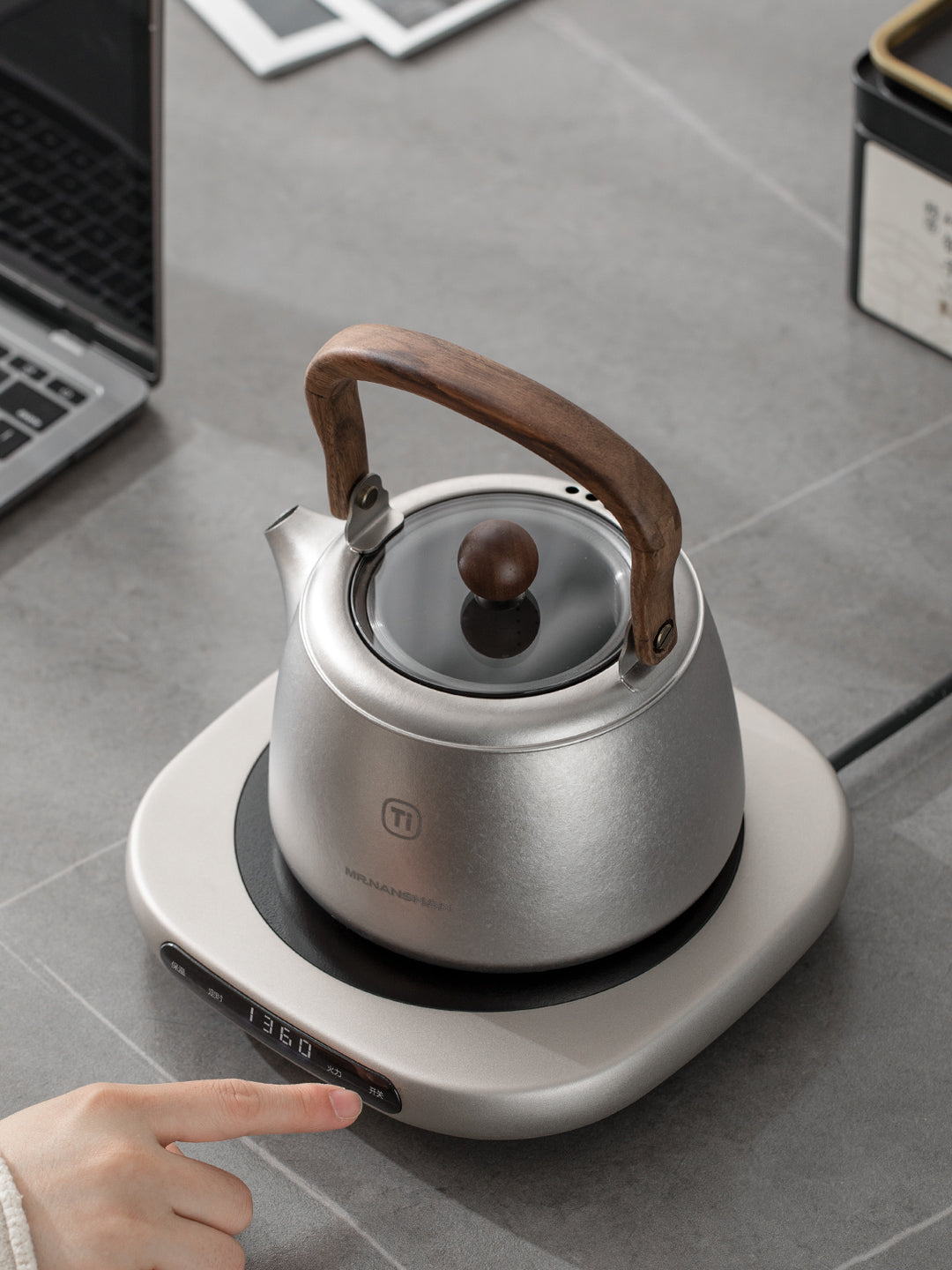 Free Soul - Titanium stovetop kettle with wooden holder - Teaware Space