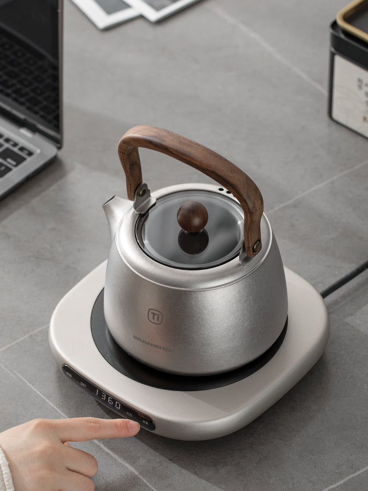 Free Soul - Titanium stovetop kettle with wooden holder - Teaware Space