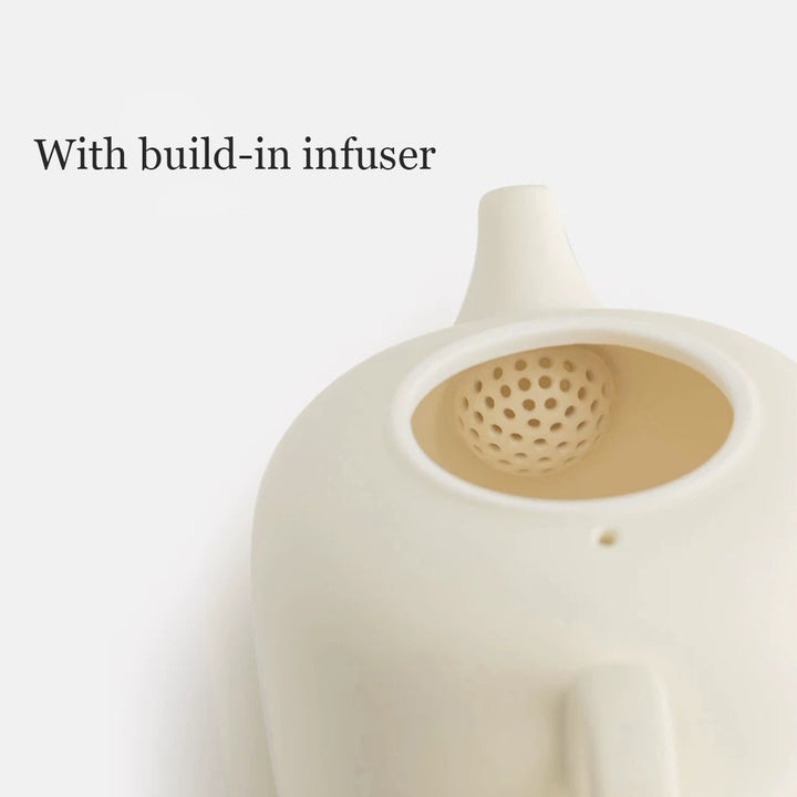 teapot with infuser 