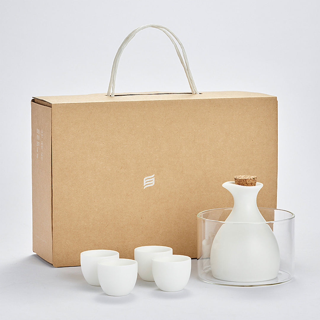 Minimal Japanese style sake set with warmer | 1 bottle, 4 cups or 6 cups, 1 glass warmer