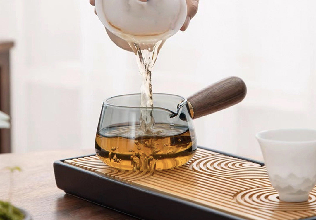Glass tea Pitcher with natural wooden handle