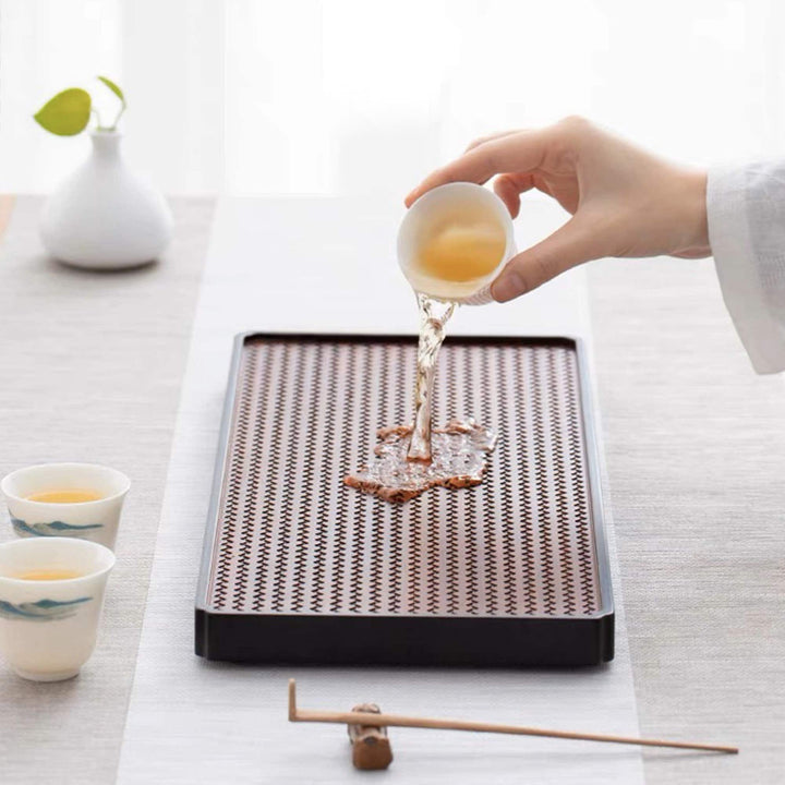 Bamboo tea tray with water storage