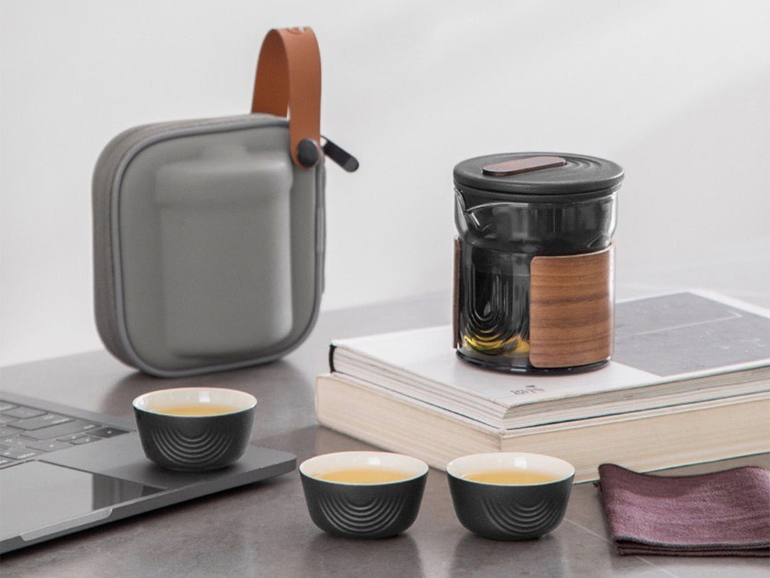 Mini travel tea mug set for one